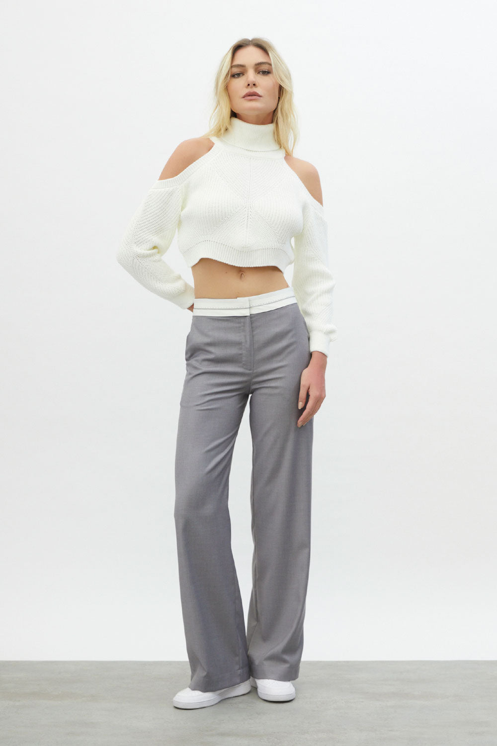 Calça Alfaiataria Risca Cinza