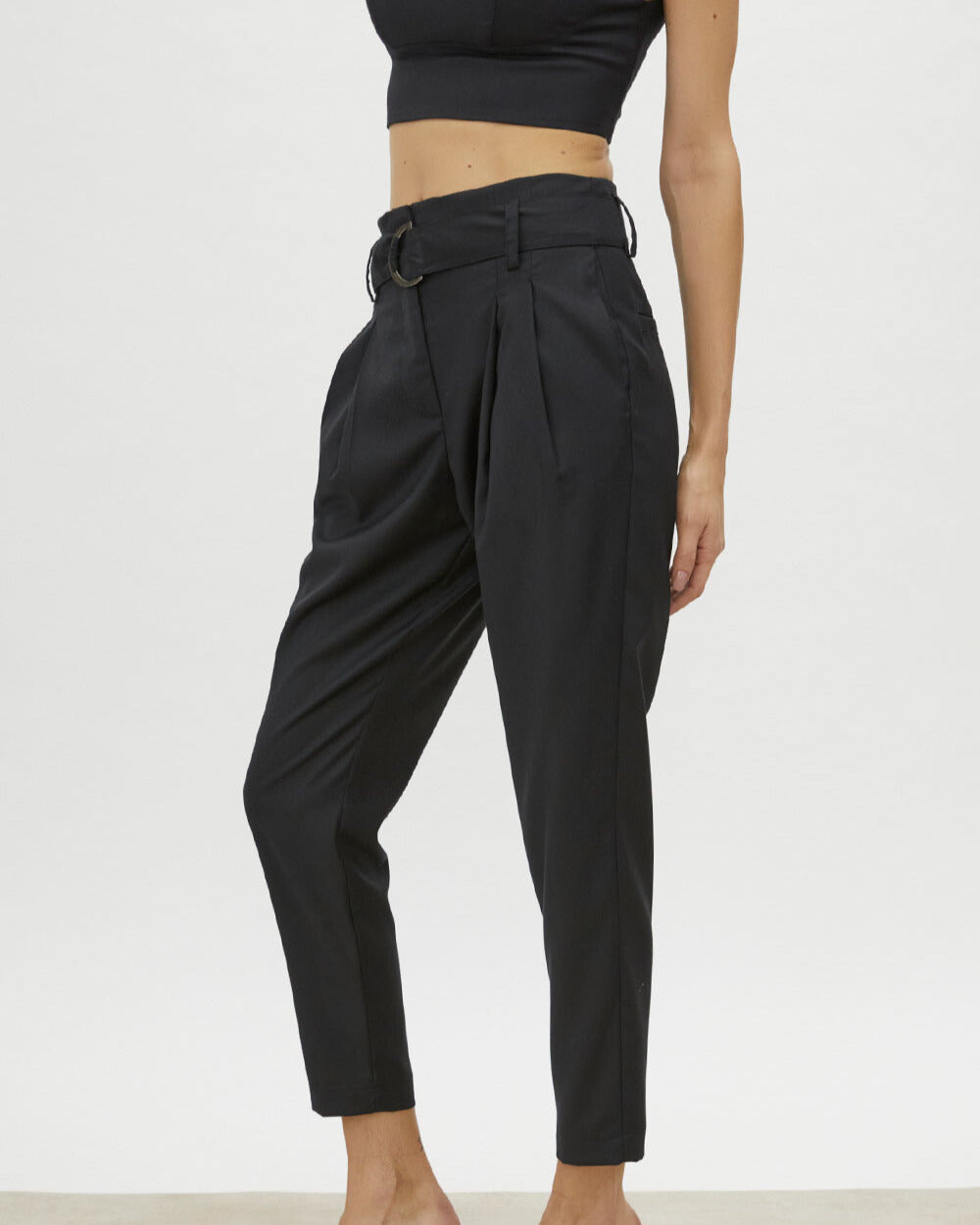Calça Alfaiataria Fivela Cinza